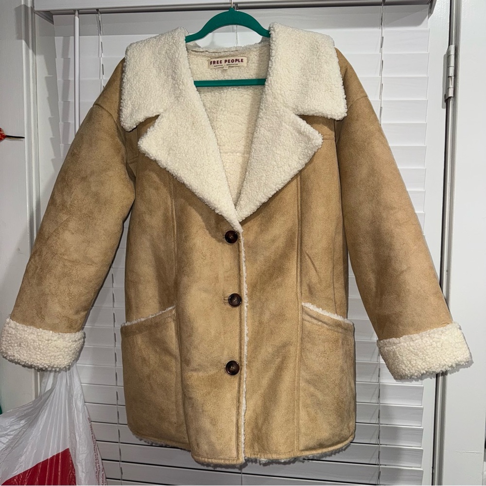 Free People Diogo Sherpa Coat Penny Lane Size M MSRP $248 Tan Beige Oversized